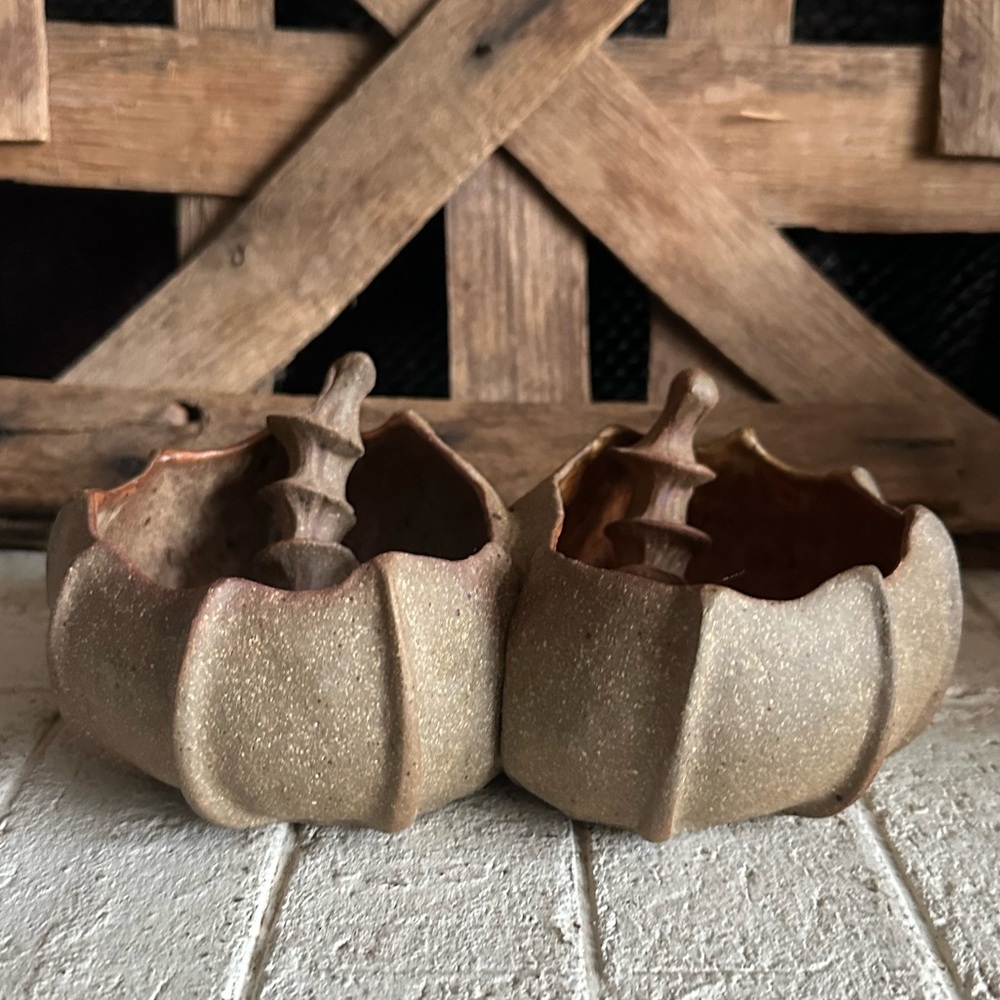 Vintage handmade Barabara Walsh pinch pottery two bowls attached / two spoons 37